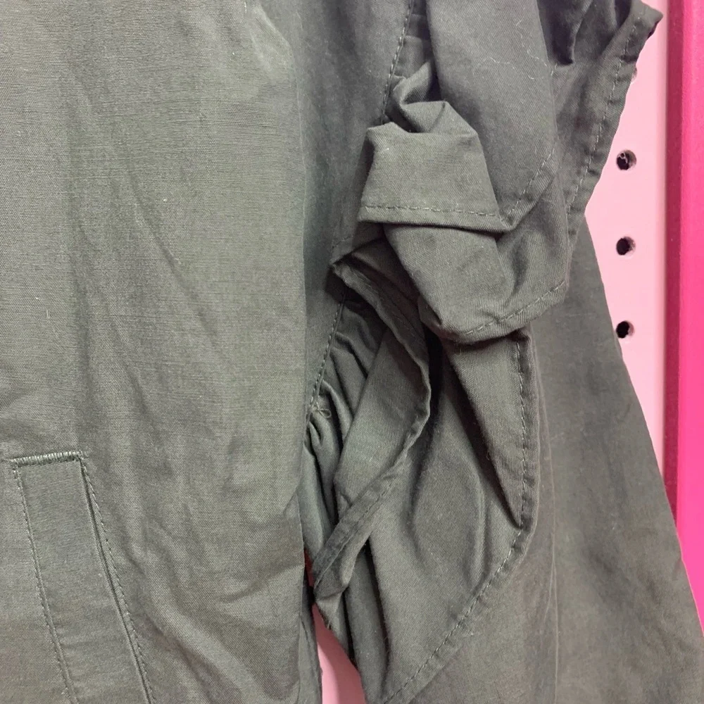Cat & Jack Olive Green Jacket. Ruffle detail. Great Condition. Size 5